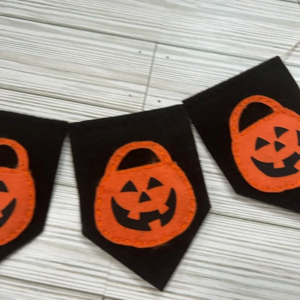 Halloween mini felt banner / tiered tray decor